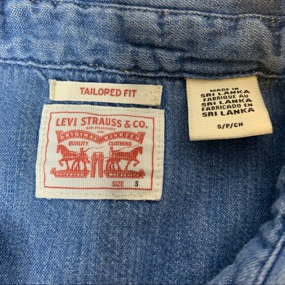 Levi’s western tailored fit embroidered heart top - Picture 6 of 7